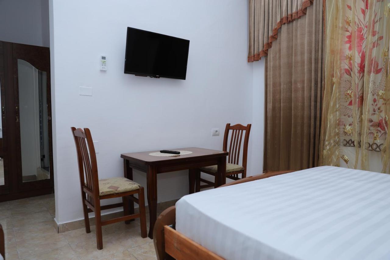 Hanna'S Hostel Berat Luaran gambar