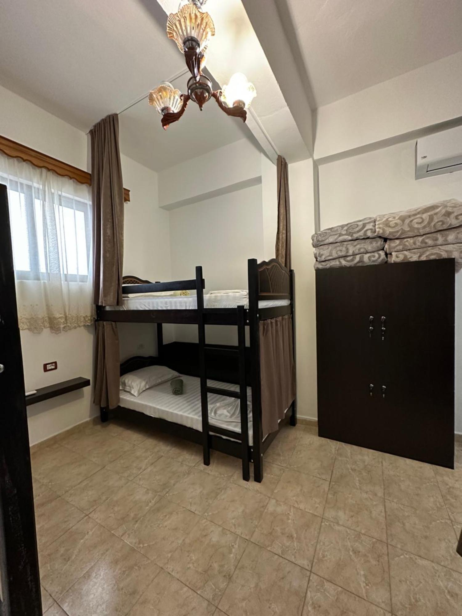 Hanna'S Hostel Berat Luaran gambar