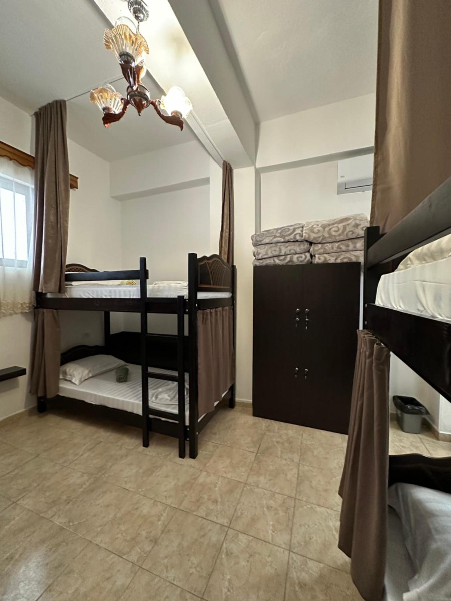 Hanna'S Hostel Berat Luaran gambar